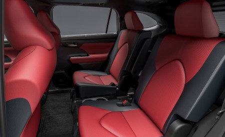 2021 Toyota Highlander XSE AWD Interior Rear Seats Wallpapers 450x275 (12)