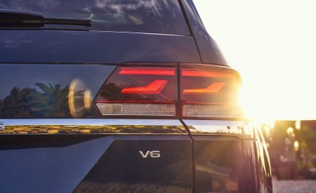 2021 Volkswagen Atlas Tail Light Wallpapers 450x275 (54)