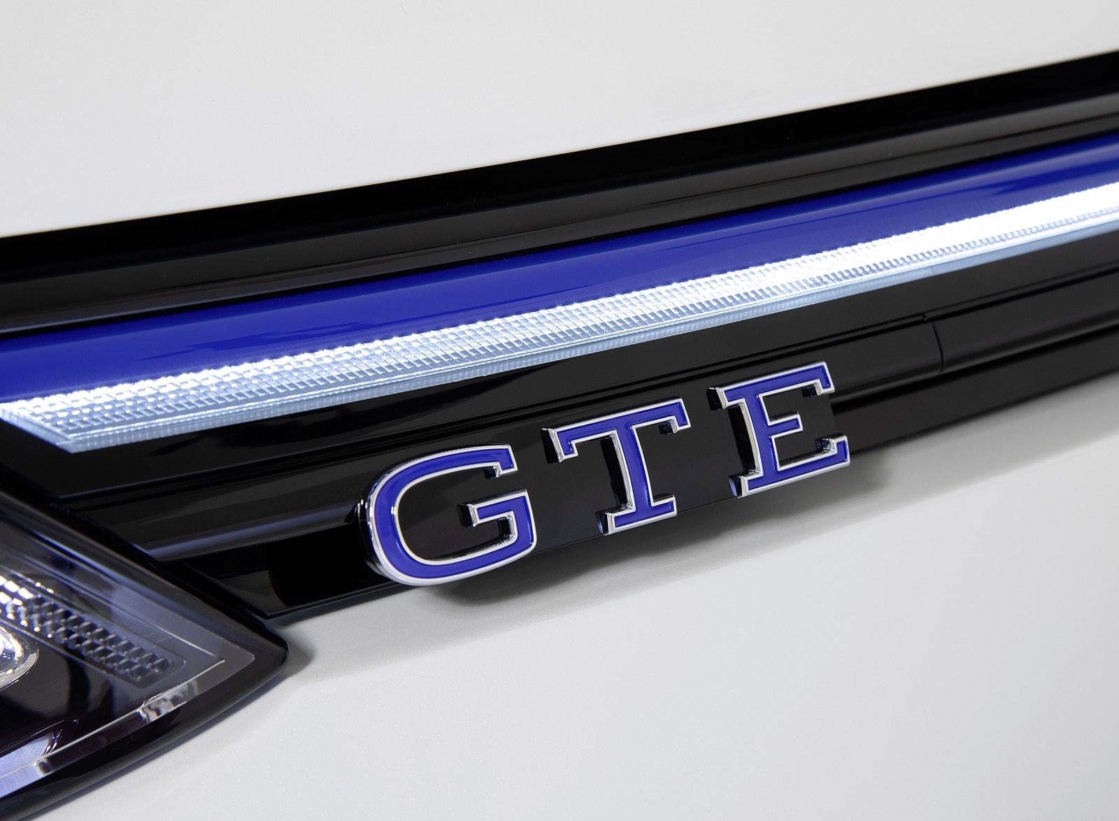 2021 Volkswagen Golf GTE Badge Wallpapers (10)