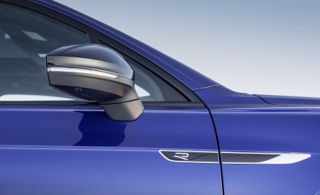 2021 Volkswagen Touareg R Plug-In Hybrid Detail Wallpapers 450x275 (89)