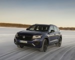 2021 Volkswagen Touareg R Plug-In Hybrid In Snow Front Three-Quarter Wallpapers 150x120 (58)