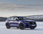2021 Volkswagen Touareg R Plug-In Hybrid In Snow Front Three-Quarter Wallpapers 150x120 (80)