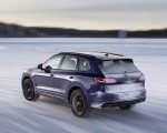 2021 Volkswagen Touareg R Plug-In Hybrid In Snow Rear Wallpapers 150x120 (74)