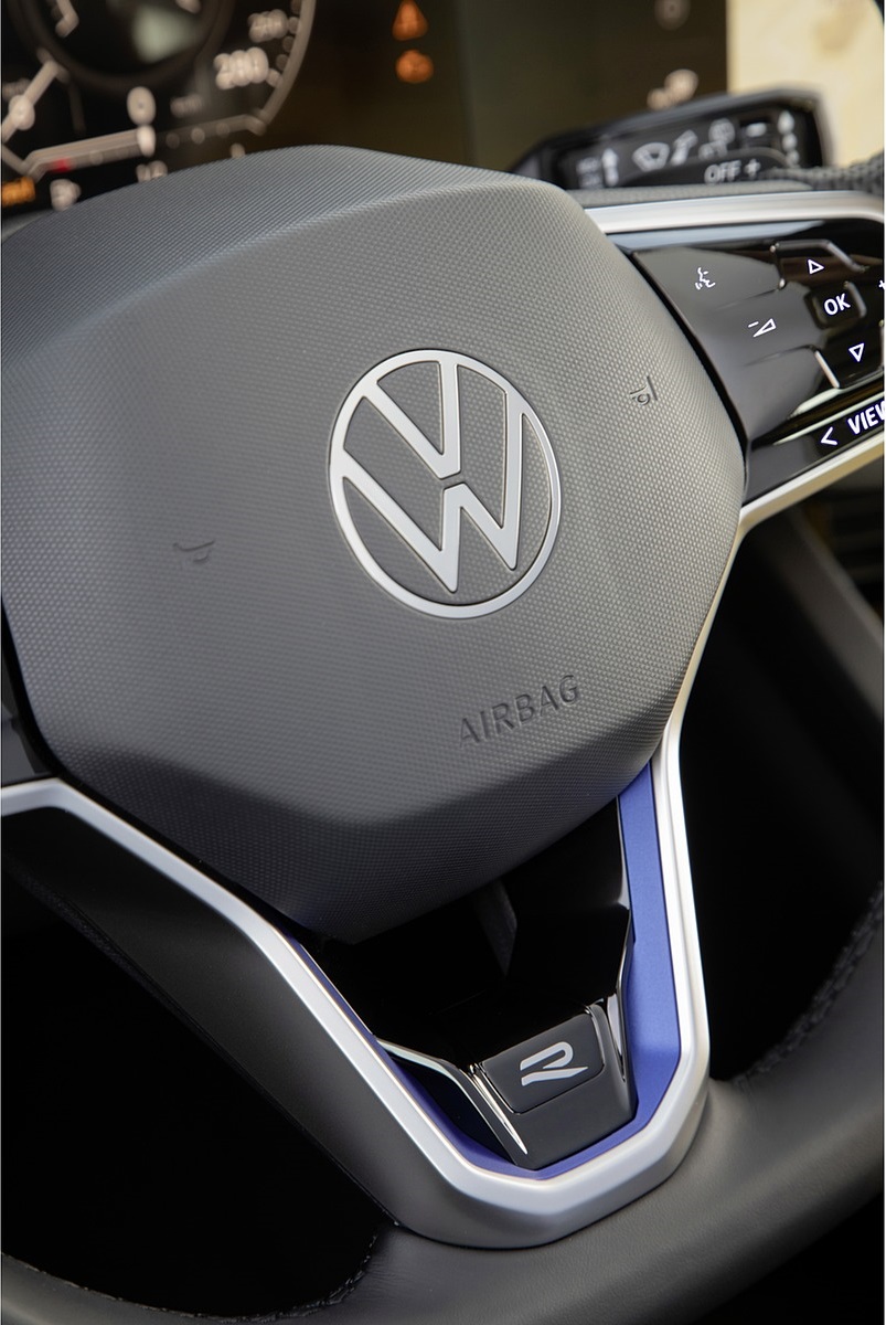 2021 Volkswagen Touareg R Plug-In Hybrid Interior Steering Wheel Wallpapers #55 of 90