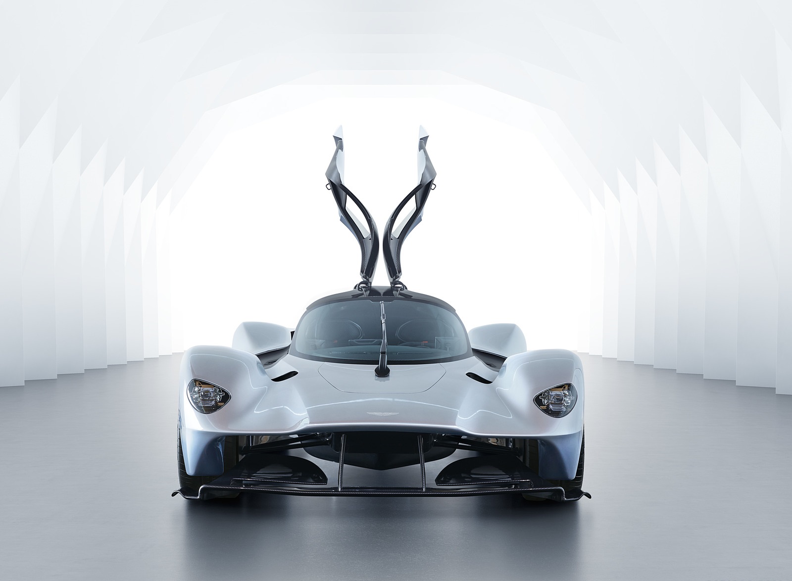 2019 Aston Martin Valkyrie Front Wallpapers #15 of 27