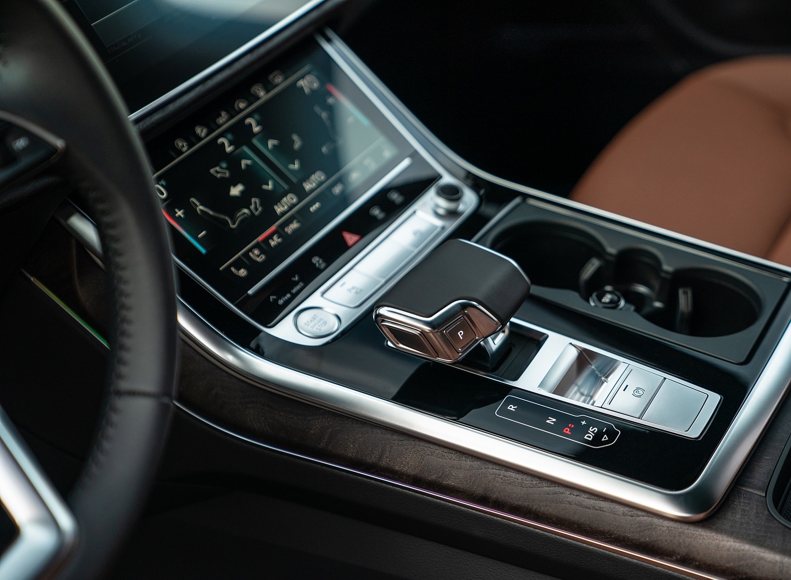 2020 Audi Q7 (US-Spec) Central Console Wallpapers #32 of 54