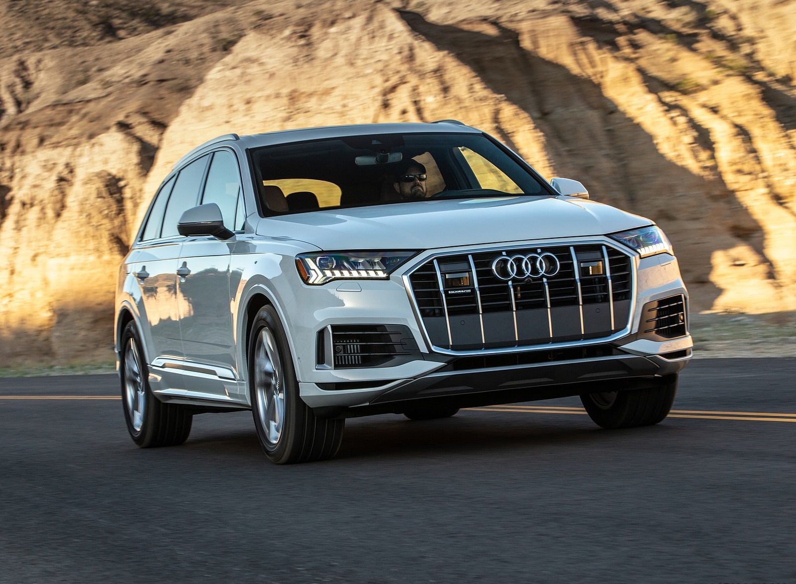 2020 Audi Q7 (US-Spec) Front Three-Quarter Wallpapers (5)