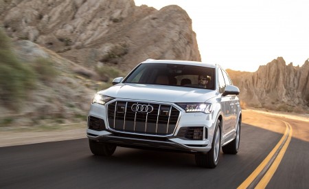 2020 Audi Q7 (US-Spec) Front Wallpapers 450x275 (1)