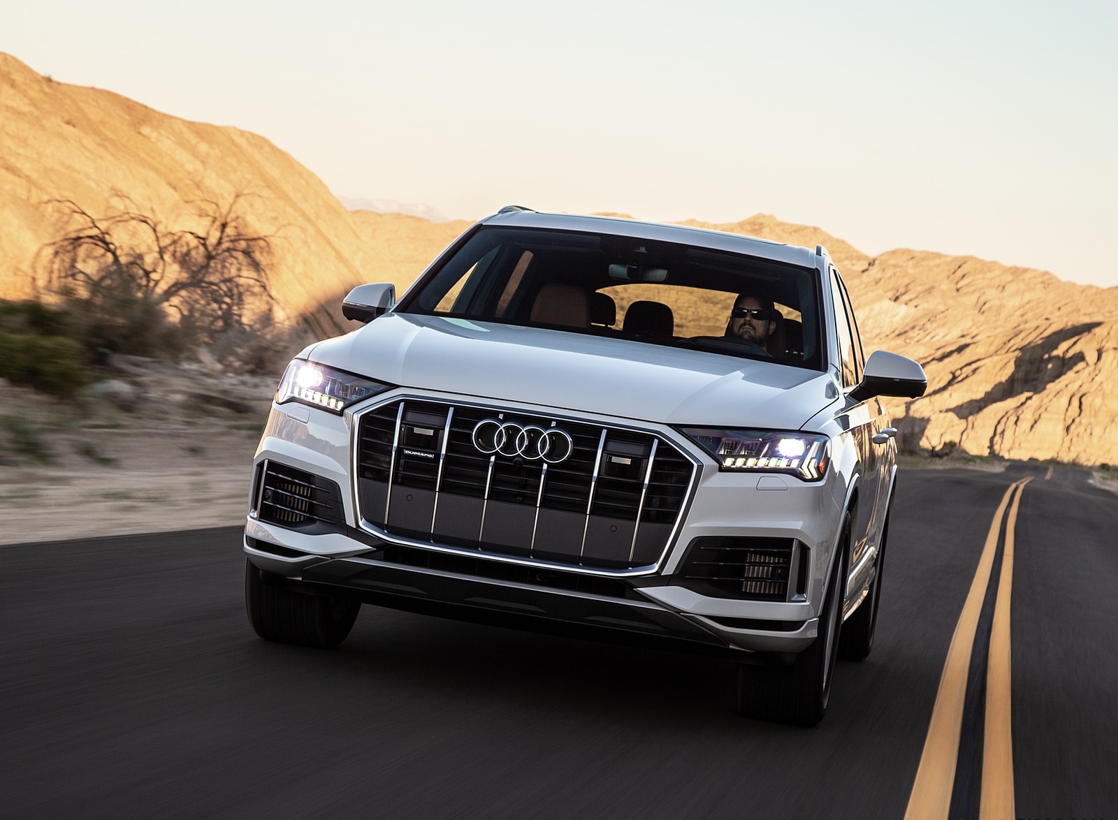 2020 Audi Q7 (US-Spec) Front Wallpapers (7)