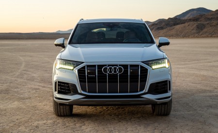 2020 Audi Q7 (US-Spec) Front Wallpapers 450x275 (16)