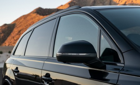 2020 Audi Q7 (US-Spec) Mirror Wallpapers 450x275 (46)