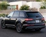 2020 Audi Q7 (US-Spec) Rear Three-Quarter Wallpapers 150x120 (45)