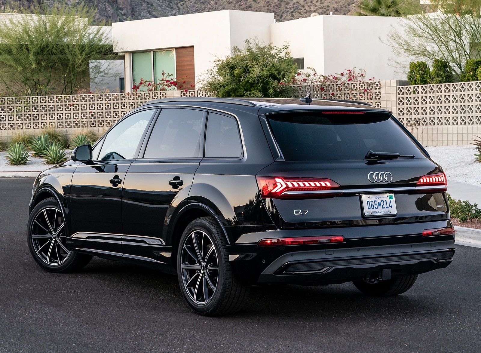 2020 Audi Q7 (US-Spec) Rear Three-Quarter Wallpapers #45 of 54