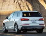 2020 Audi Q7 (US-Spec) Rear Three-Quarter Wallpapers 150x120 (10)