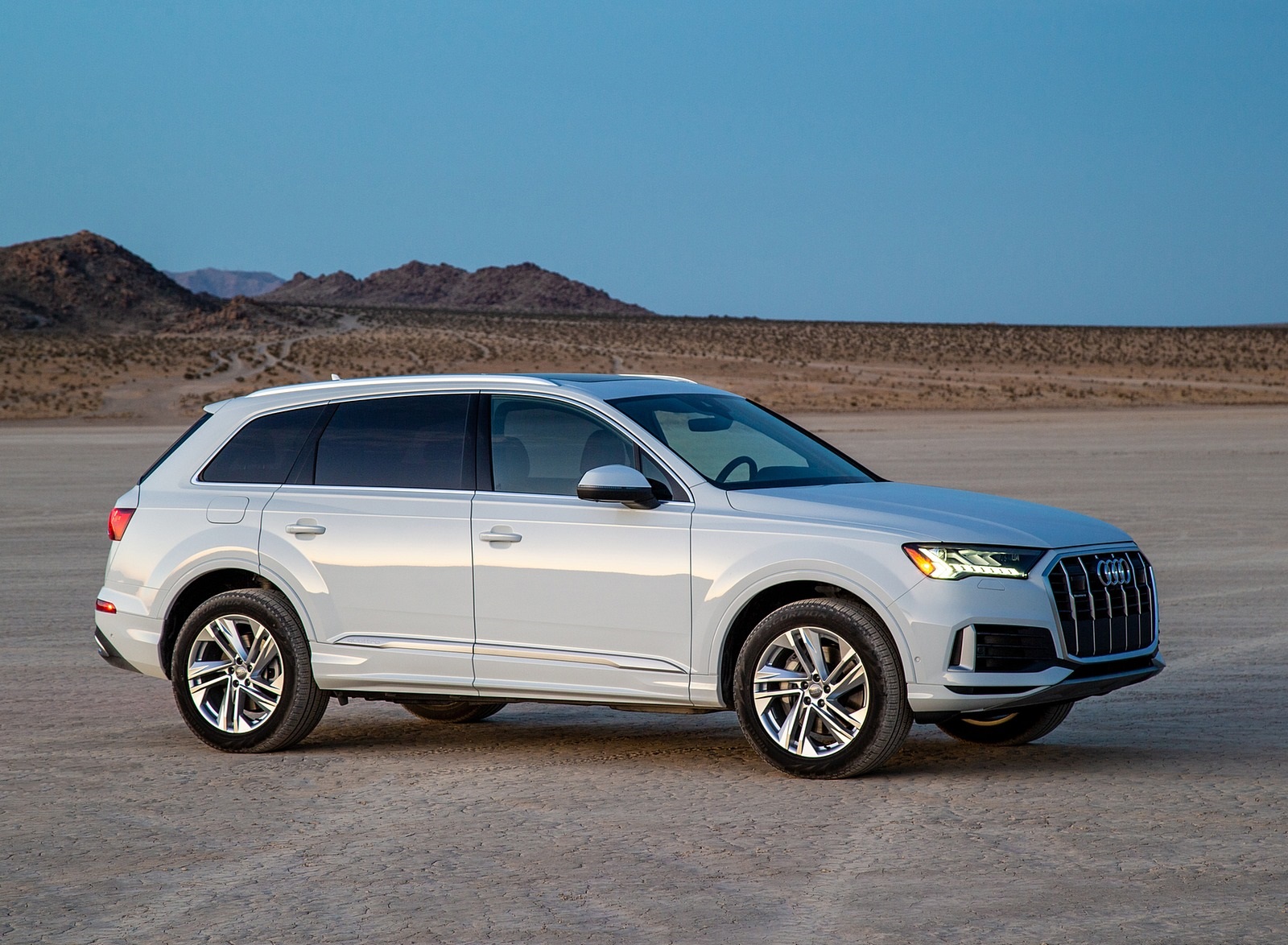 2020 Audi Q7 (US-Spec) Side Wallpapers #21 of 54