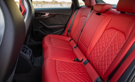 2020 Audi S4 (US-Spec) Interior Rear Seats Wallpapers 450x275 (48)