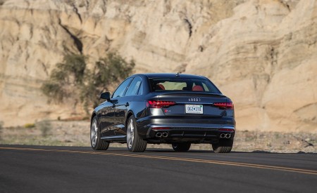 2020 Audi S4 (US-Spec) Rear Three-Quarter Wallpapers 450x275 (26)