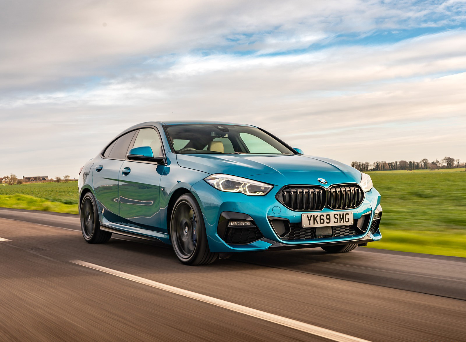 2020 BMW 2 Series 218i Gran Coupe (UK-Spec) Front Three-Quarter Wallpapers (4)