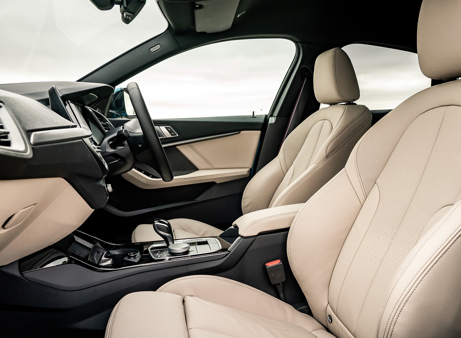 2020 BMW 2 Series 218i Gran Coupe (UK-Spec) Interior Front Seats Wallpapers #38 of 88