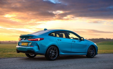 2020 BMW 2 Series 218i Gran Coupe (UK-Spec) Rear Three-Quarter Wallpapers 450x275 (19)