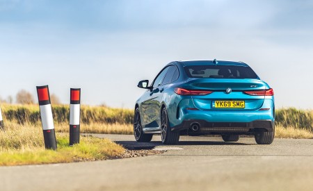 2020 BMW 2 Series 218i Gran Coupe (UK-Spec) Rear Three-Quarter Wallpapers 450x275 (13)