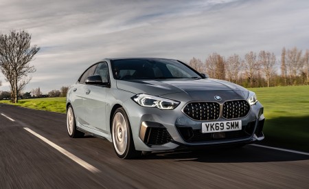 2020 BMW M235i Gran Coupe (UK-Spec) Front Three-Quarter Wallpapers 450x275 (42)