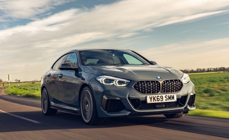 2020 BMW M235i Gran Coupe (UK-Spec) Front Three-Quarter Wallpapers 450x275 (48)