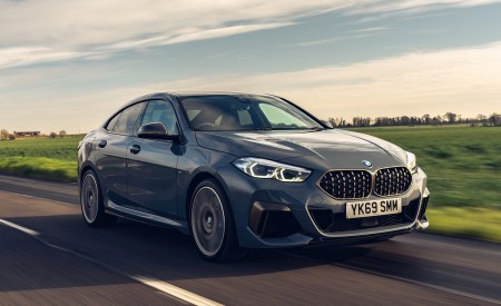 2020 BMW M235i Gran Coupe (UK-Spec) Front Three-Quarter Wallpapers 450x275 (50)