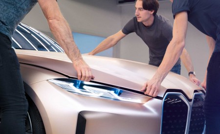 2020 BMW i4 Concept Making Of Wallpapers 450x275 (34)