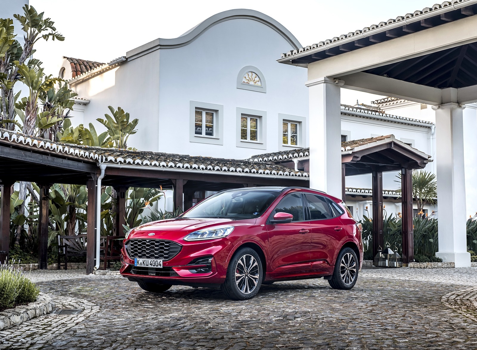 2020 Ford Kuga Hybrid ST-Line Front Three-Quarter Wallpapers #8 of 35