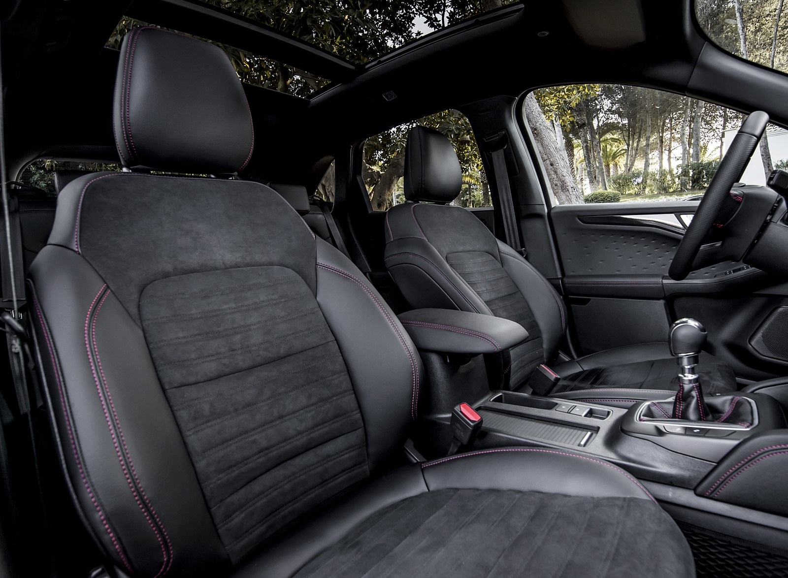 2020 Ford Kuga Hybrid ST-Line Interior Front Seats Wallpapers #30 of 35