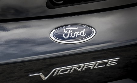 2020 Ford Kuga Hybrid Vignale Badge Wallpapers 450x275 (13)