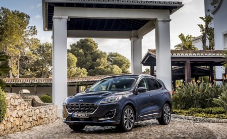 2020 Ford Kuga Hybrid Vignale Front Three-Quarter Wallpapers 450x275 (5)