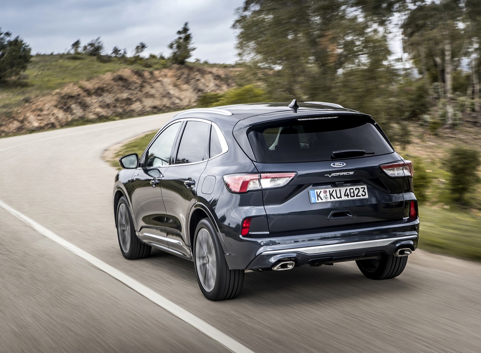 2020 Ford Kuga Hybrid Vignale Rear Three-Quarter Wallpapers #3 of 27