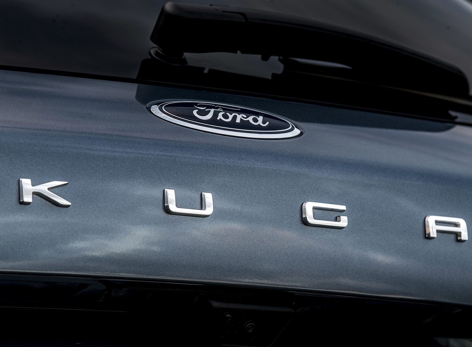 2020 Ford Kuga Plug-In Hybrid ST-Line Badge Wallpapers #18 of 57
