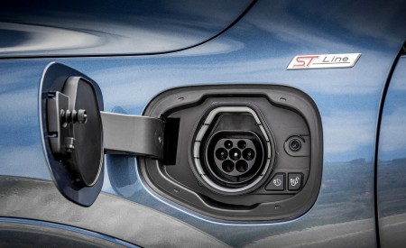 2020 Ford Kuga Plug-In Hybrid ST-Line Charging Port Wallpapers 450x275 (17)