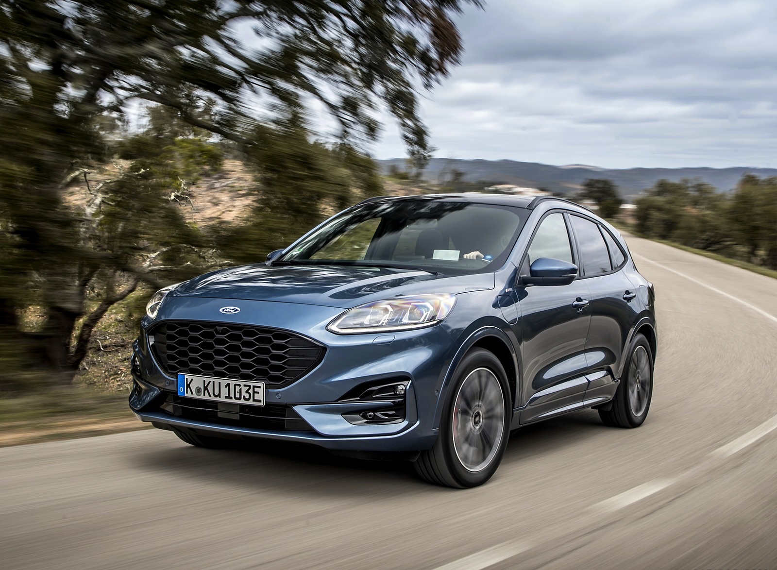 2020 Ford Kuga Plug-In Hybrid ST-Line Front Three-Quarter Wallpapers (1)