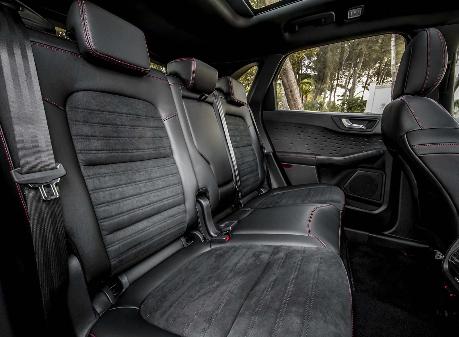 2020 Ford Kuga Plug-In Hybrid ST-Line Interior Rear Seats Wallpapers #55 of 57