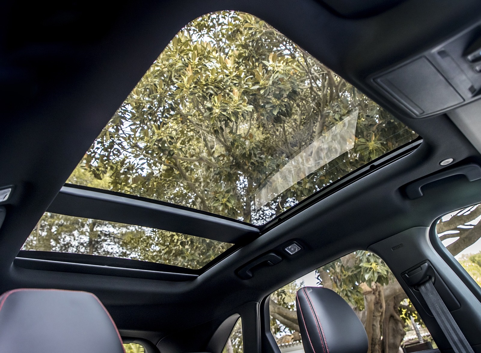 Ford Kuga панорамная крыша