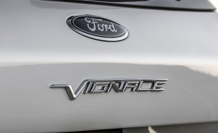 2020 Ford Kuga Plug-In Hybrid Vignale Badge Wallpapers 450x275 (17)