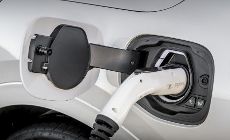 2020 Ford Kuga Plug-In Hybrid Vignale Charging Wallpapers 450x275 (16)