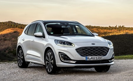 2020 Ford Kuga Plug-In Hybrid Vignale Front Three-Quarter Wallpapers 450x275 (7)