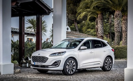 2020 Ford Kuga Plug-In Hybrid Vignale Front Three-Quarter Wallpapers 450x275 (5)