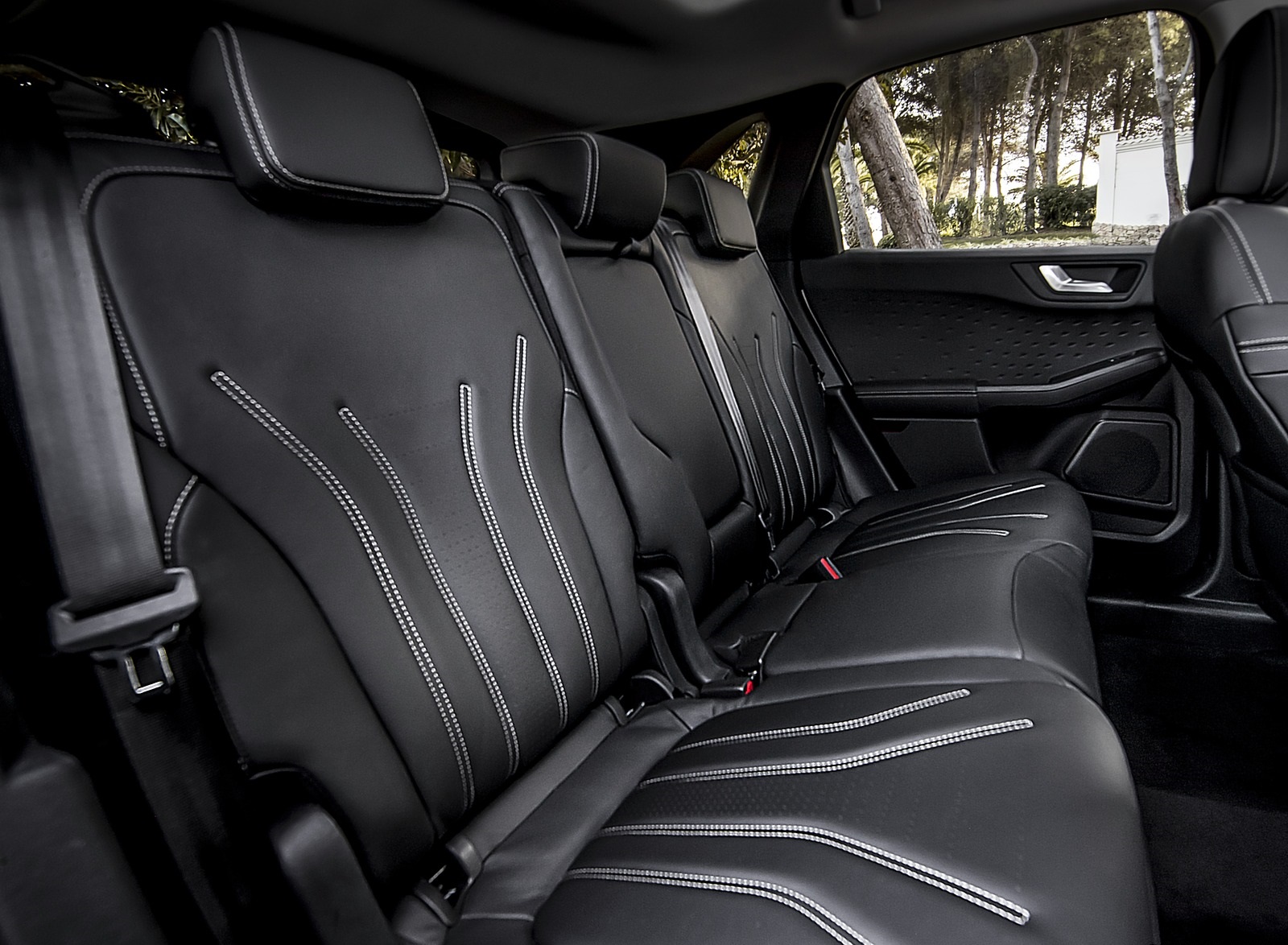 2020 Ford Kuga Plug-In Hybrid Vignale Interior Rear Seats Wallpapers #29 of 32