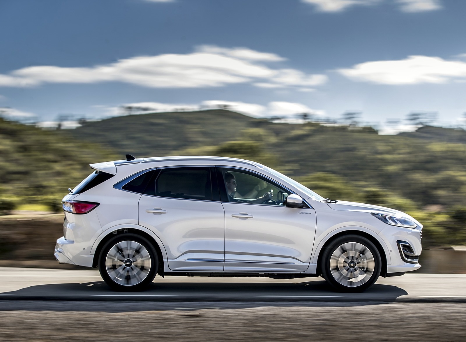 2020 Ford Kuga Plug-In Hybrid Vignale Side Wallpapers (2)