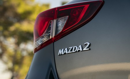 2020 Mazda2 (Color: Machine Grey) Badge Wallpapers 450x275 (166)