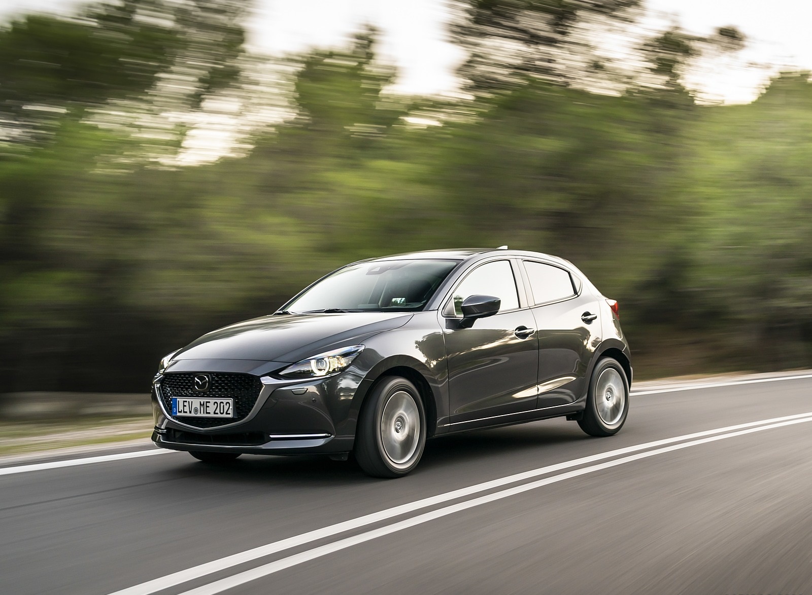 2020 Mazda2 (Color: Machine Grey) Front Three-Quarter Wallpapers #136 of 180