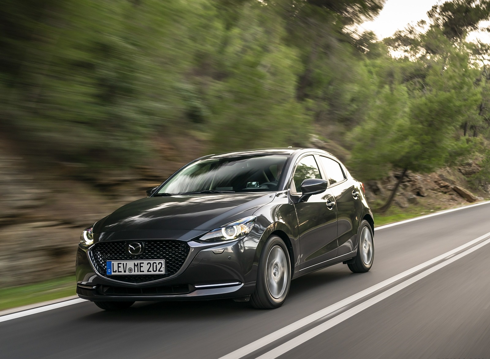 2020 Mazda2 (Color: Machine Grey) Front Three-Quarter Wallpapers #137 of 180