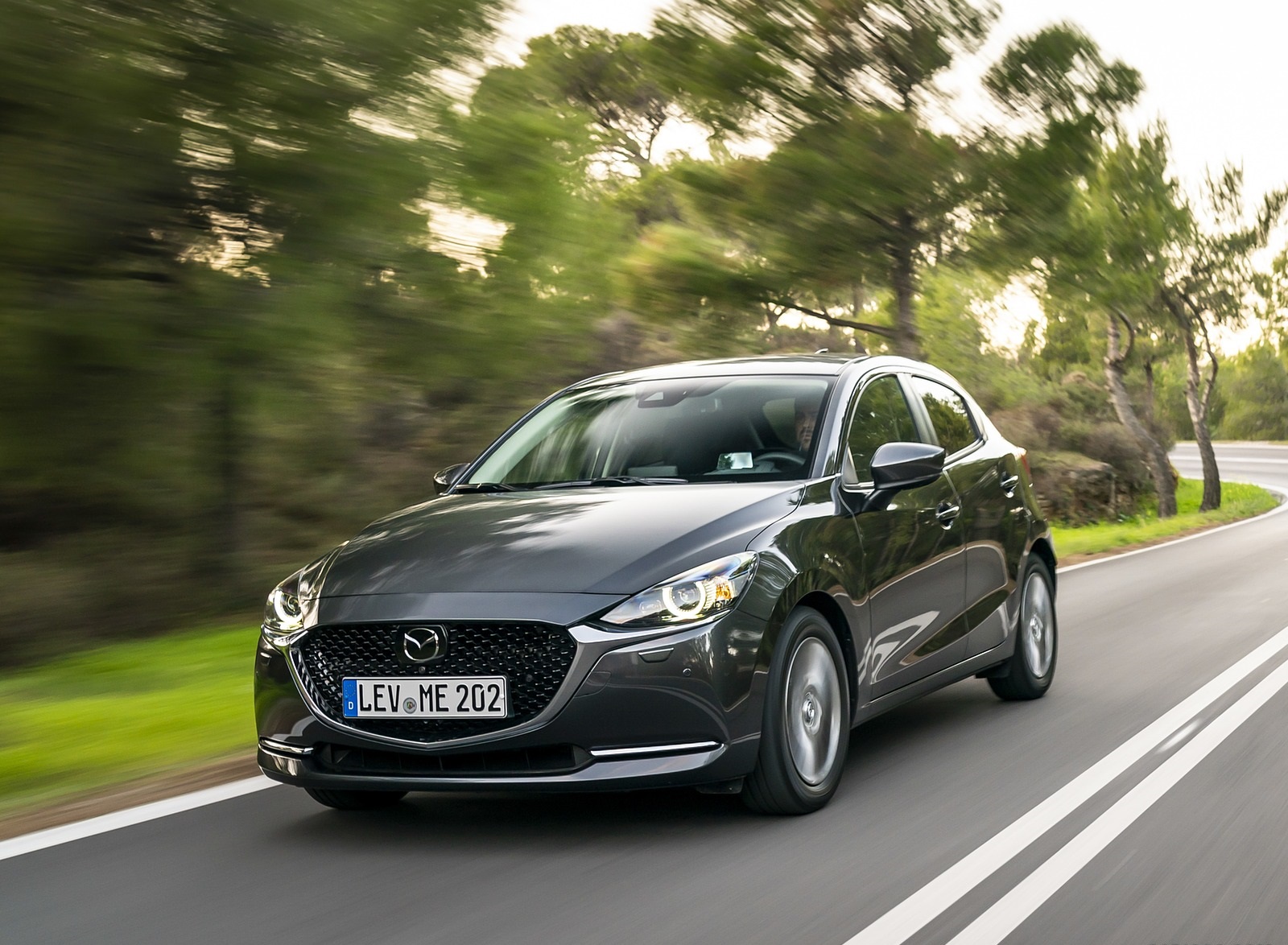 2020 Mazda2 (Color: Machine Grey) Front Three-Quarter Wallpapers #138 of 180