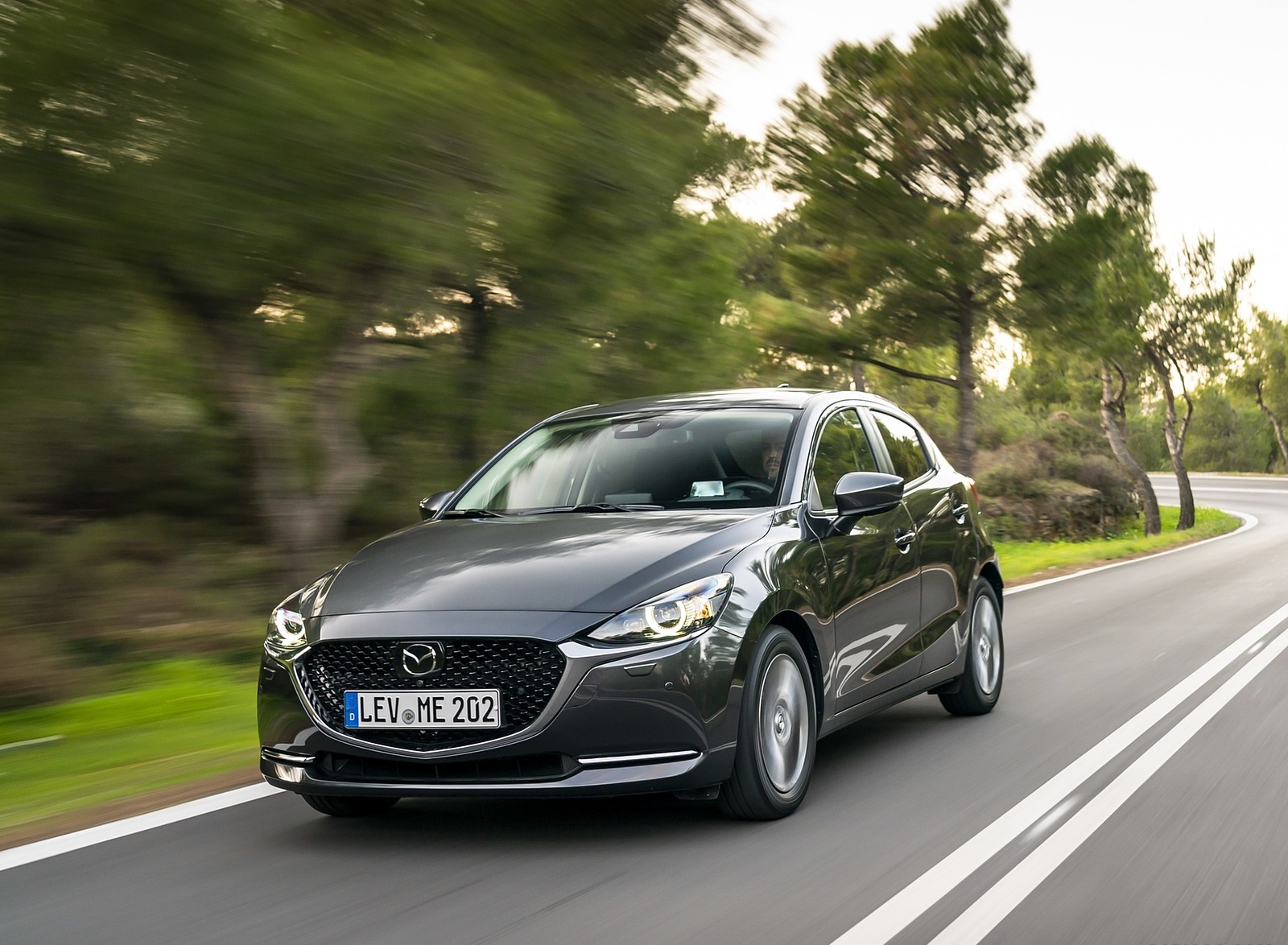 2020 Mazda2 (Color: Machine Grey) Front Three-Quarter Wallpapers #139 of 180